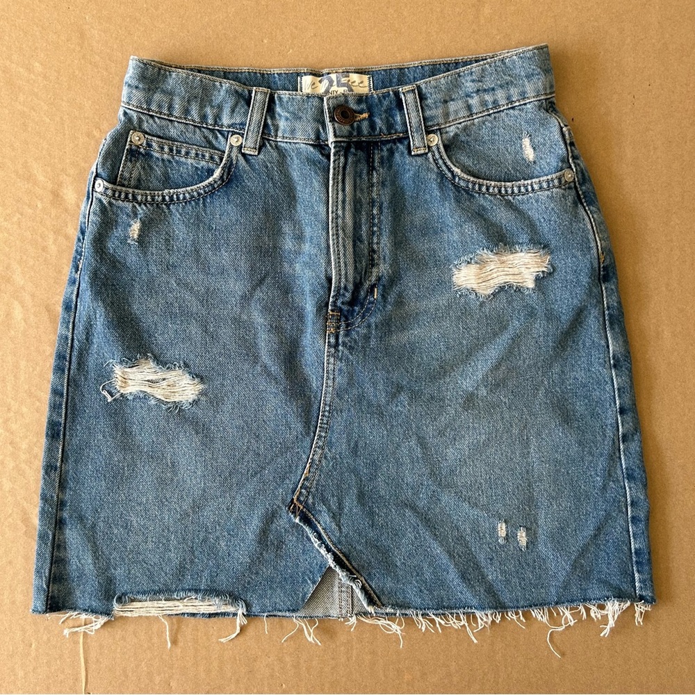 Free People Denim Jean Mini Skirt Distressed Size 25 Midstone Blue Frayed Hem XS